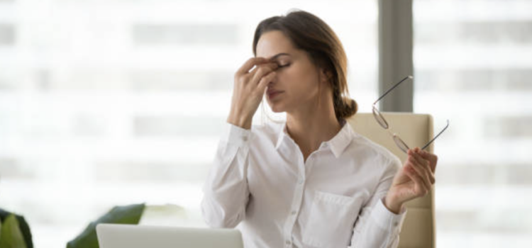 Bienestar visual: 8 consejos para cuidar tus ojos en la oficina